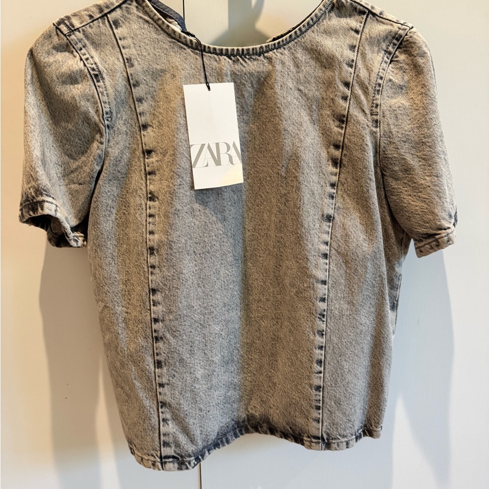 NWT. Zara acid wash denim,grey, Boxy Short Sleeve Blouse with snap up back.